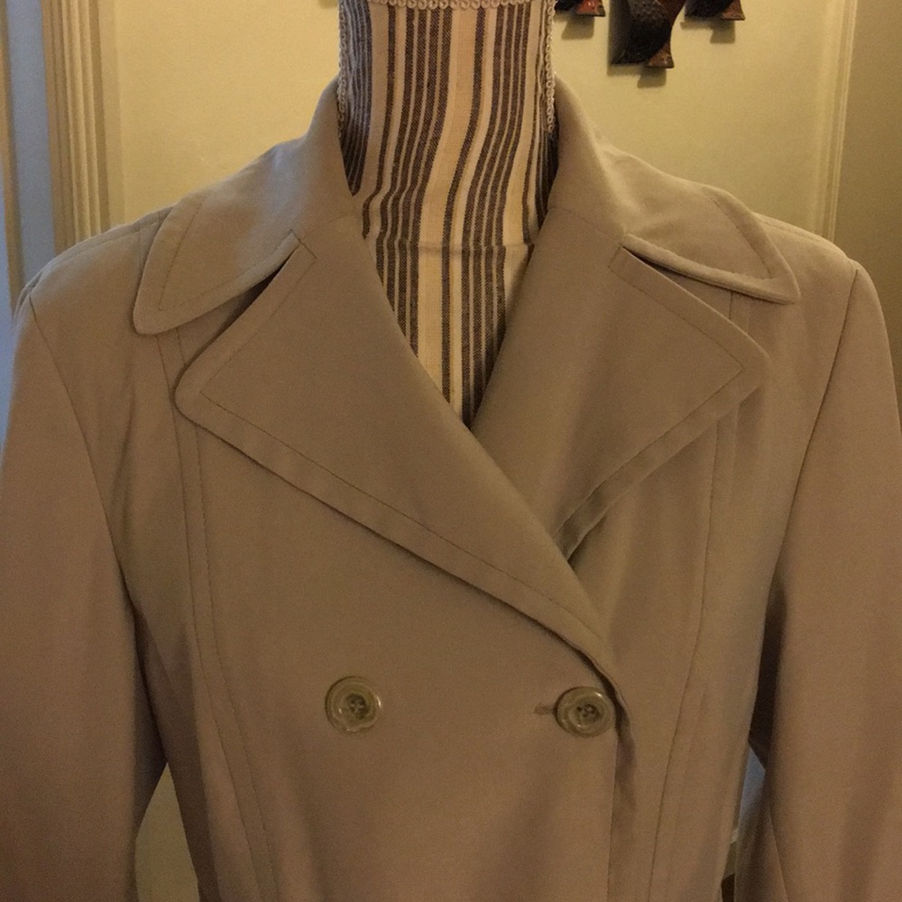 Excellent Spring Coat! Mint Condition! - image 4